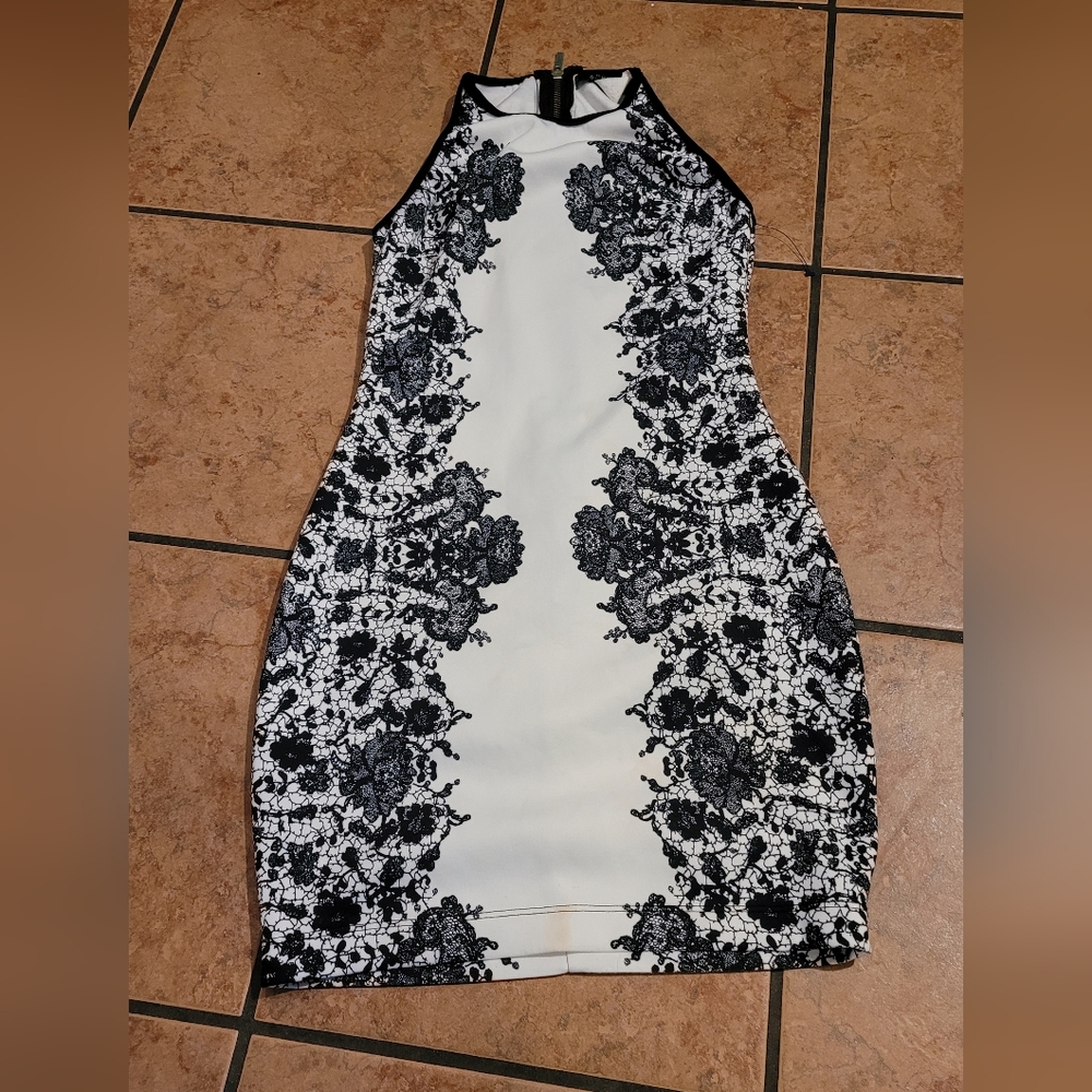 B&W Japanese Style zipup Dress! Size: 1/2